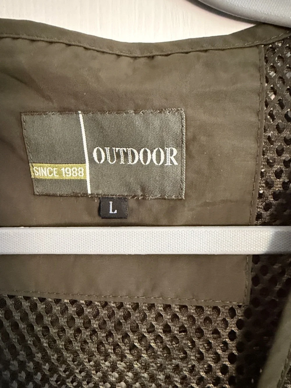 Outdoor Mesh Utility hunting / fishing vest in Olive Green